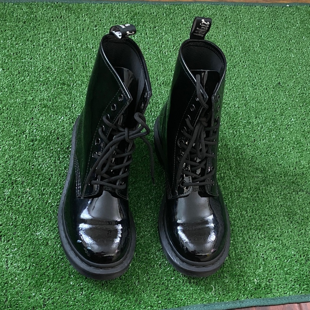 Dr. Martens 1460 Monochrome Black Patent Leather Lace-Up Boots Women’s Us 8 L-25